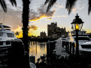 Yates al atardecer