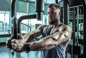 Atacar el pectoral desde distintos movimientos es importante para su estímulo