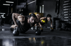 Mancuernas o kettlebells